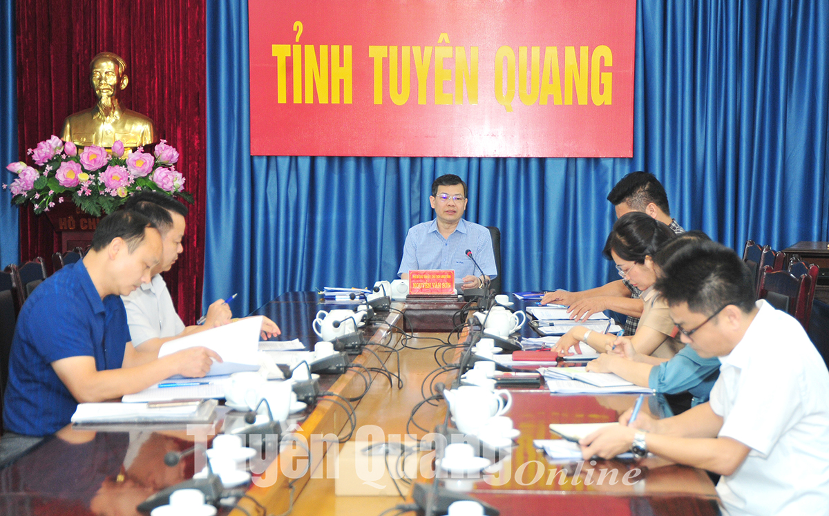 Chủ tịch UBND tỉnh Nguyễn Văn Sơn nghe giải quyết đơn của công dân